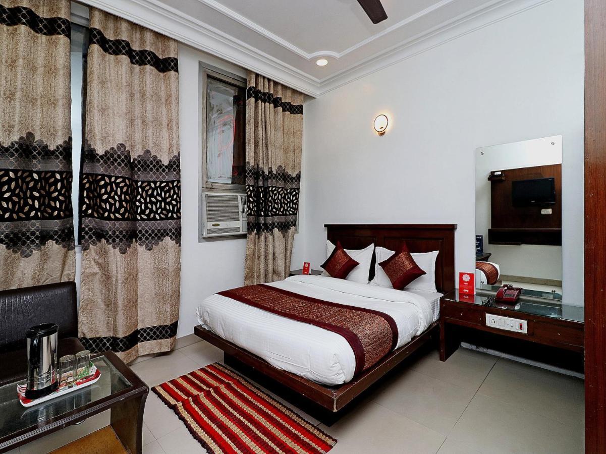 Oyo Flagship Kumar Palace นิวเดลี ภายนอก รูปภาพ